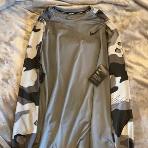 Nike LongSleeve Dry-Fit Shirt